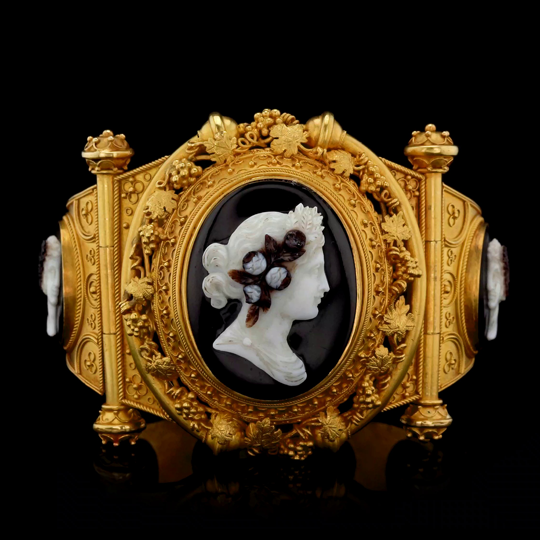 Sardonyx cameo and 18-karat gold, Victorian Etruscan Revival bracelet, circa 1870
