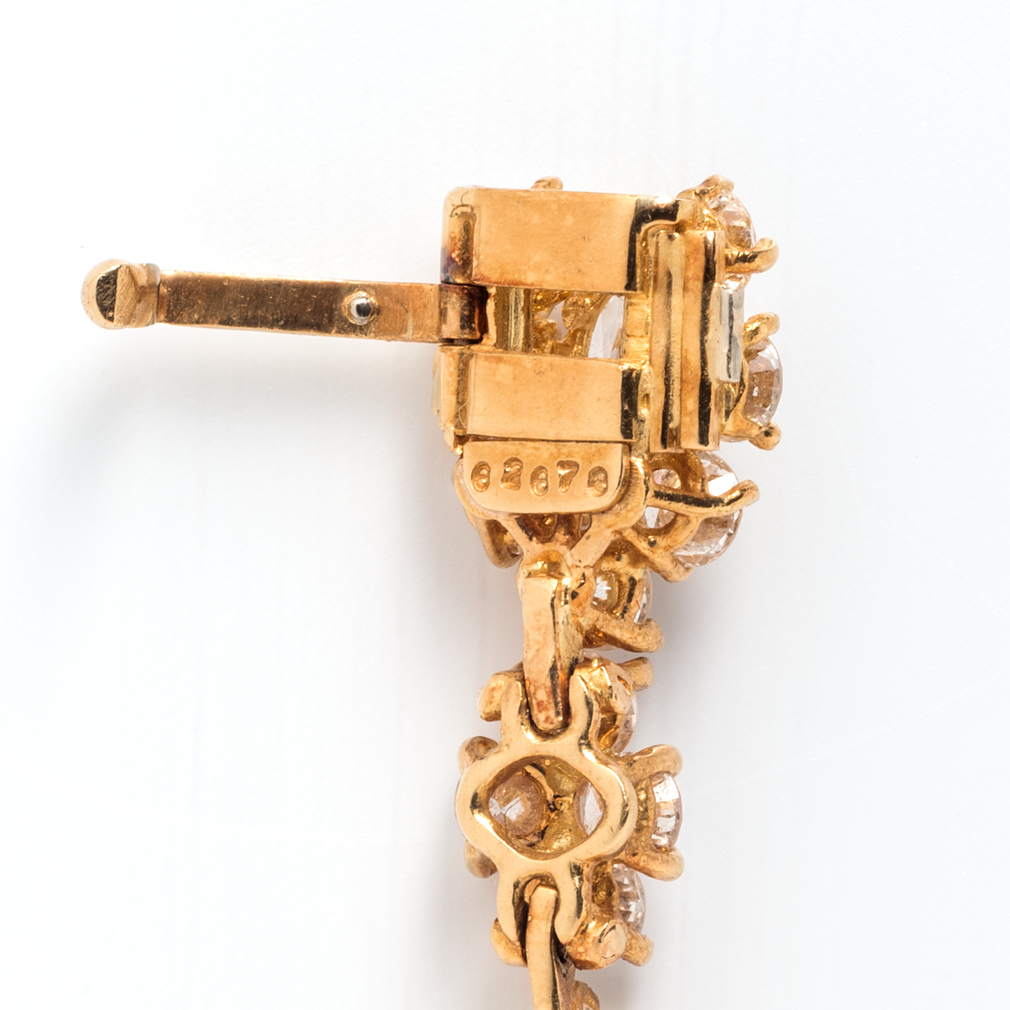 Harry Winston Post-1980s 18KT Yellow Gold Cultured Pearl & Diamond Necklace close-up details