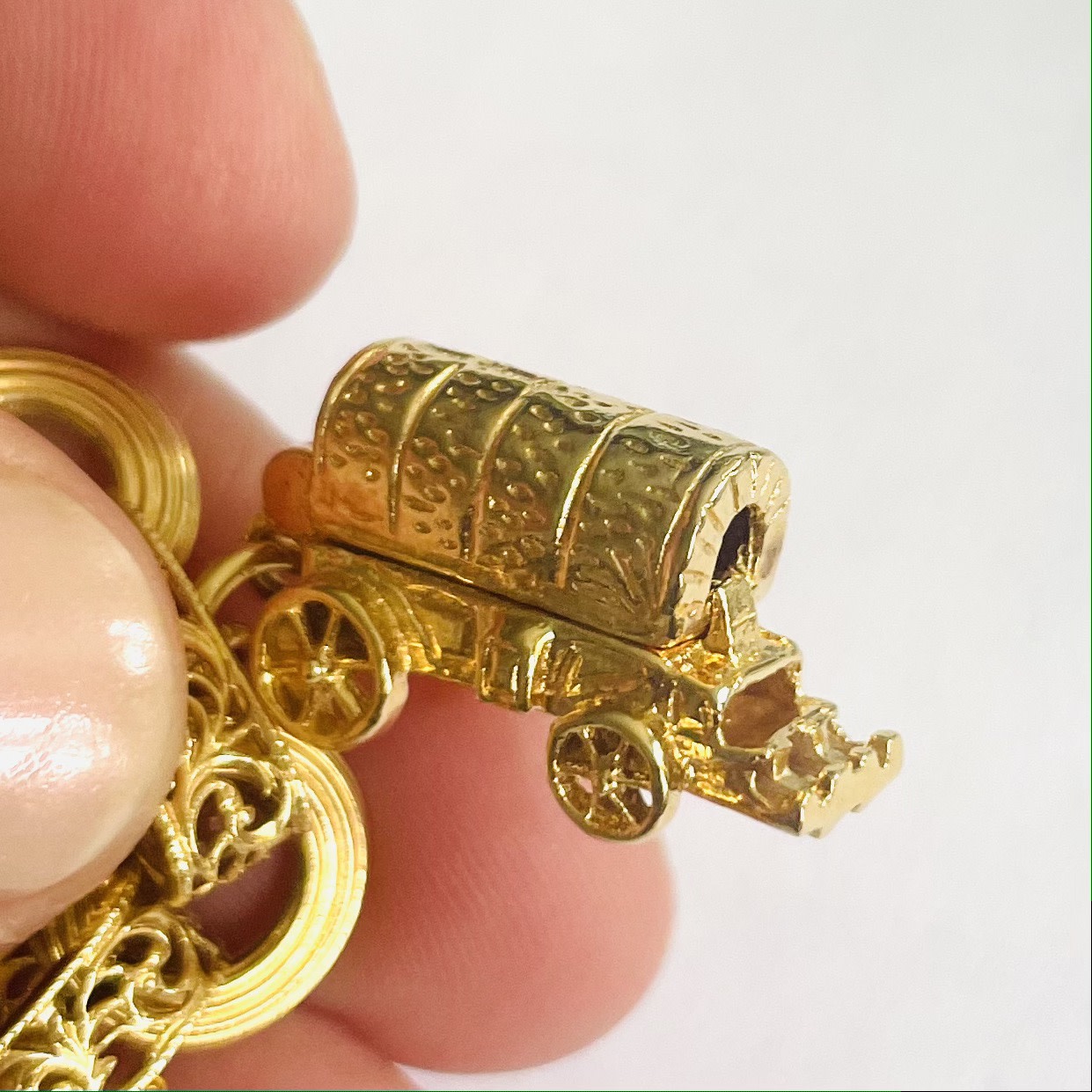 1950s 9KT Yellow Gold Charm Bracelet charm close-up