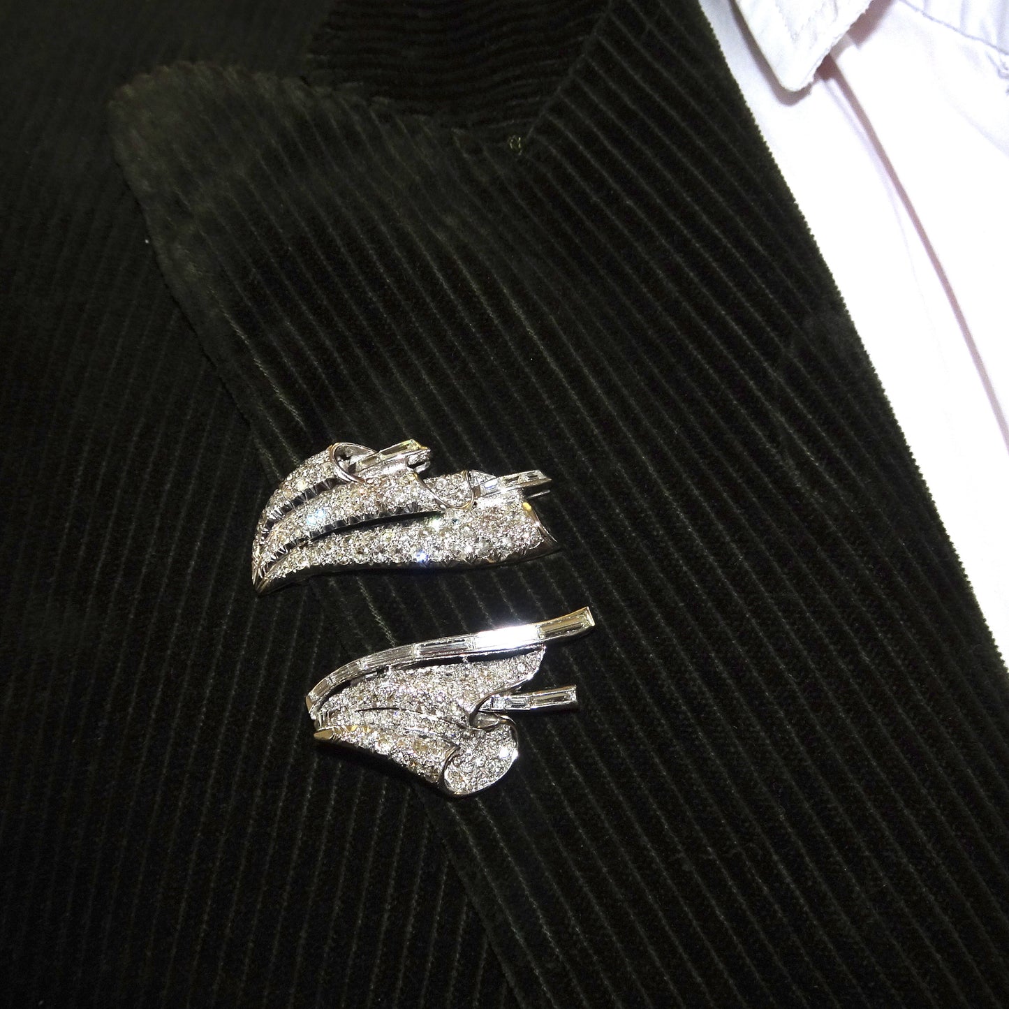 1940s Platinum Diamond Double Clips Brooch worn as double clips