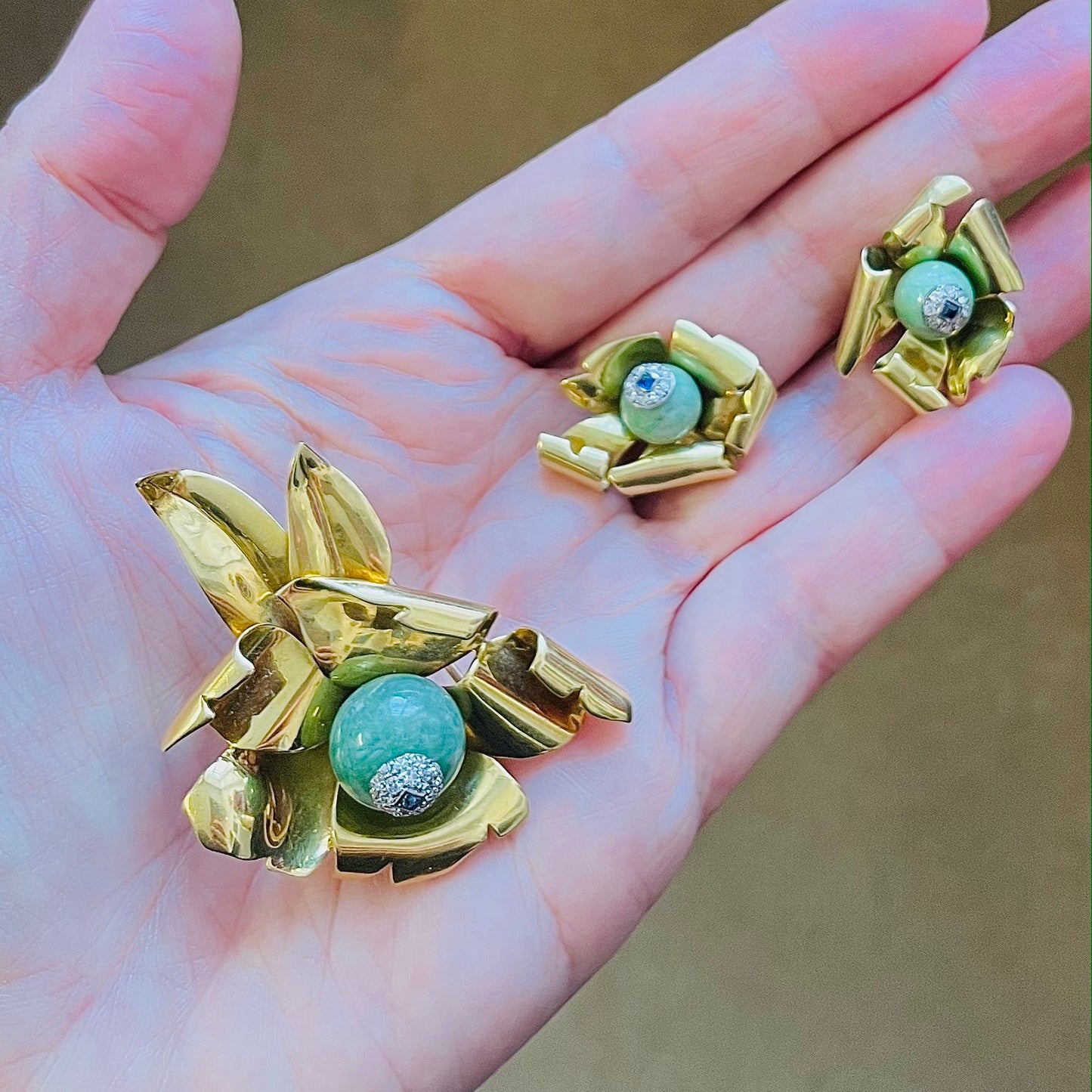 1950s 18KT Yellow Gold Aventurine, Diamond, Sapphire Set in hand