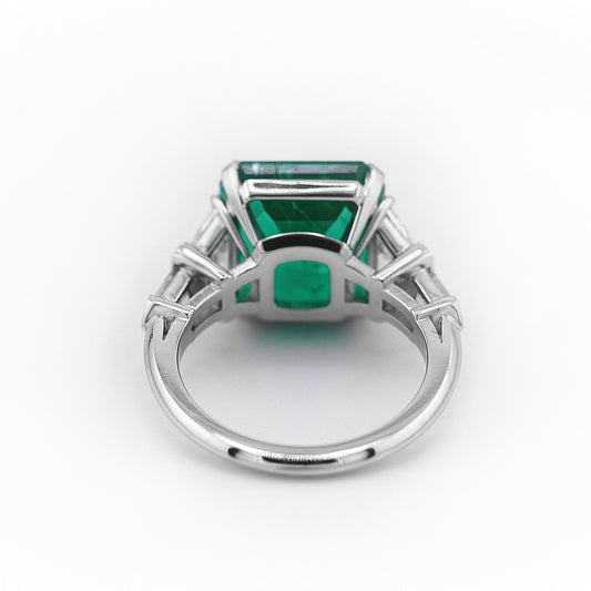 Raymond Yard Post-1980s Platinum Emerald & Diamond Ring back