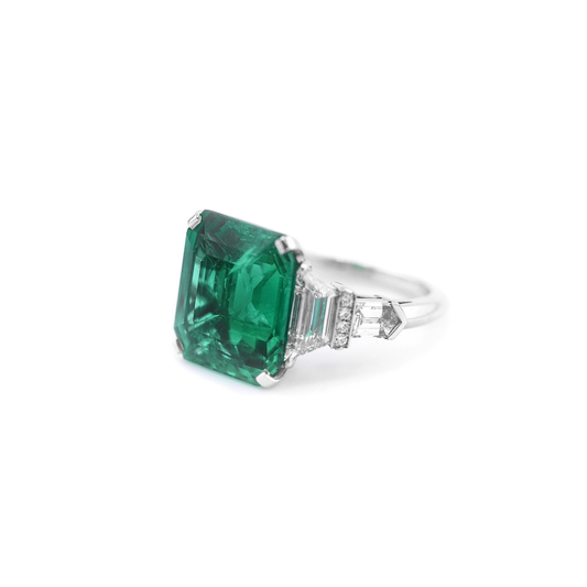 Raymond Yard Post-1980s Platinum Emerald & Diamond Ring front and side
