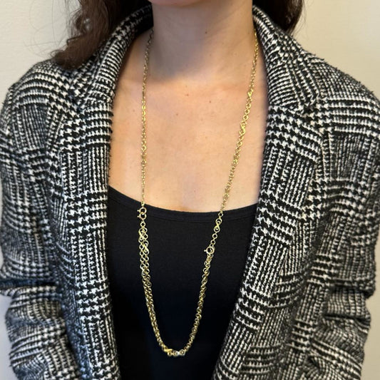 Antique 18KT Yellow Gold Chain Necklace worn on neck