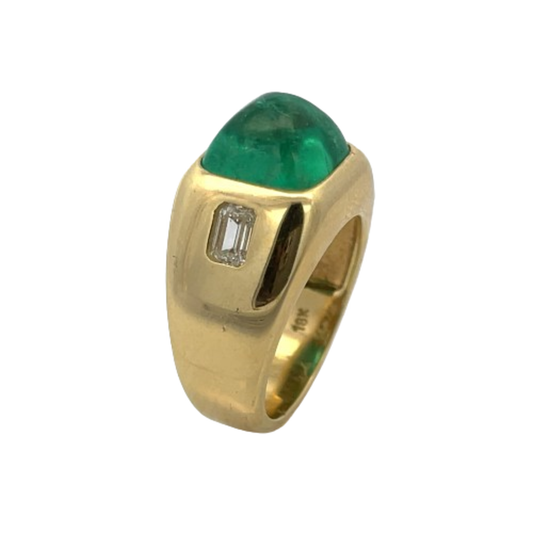 1970s 18KT Yellow Gold Emerald & Diamond Ring side