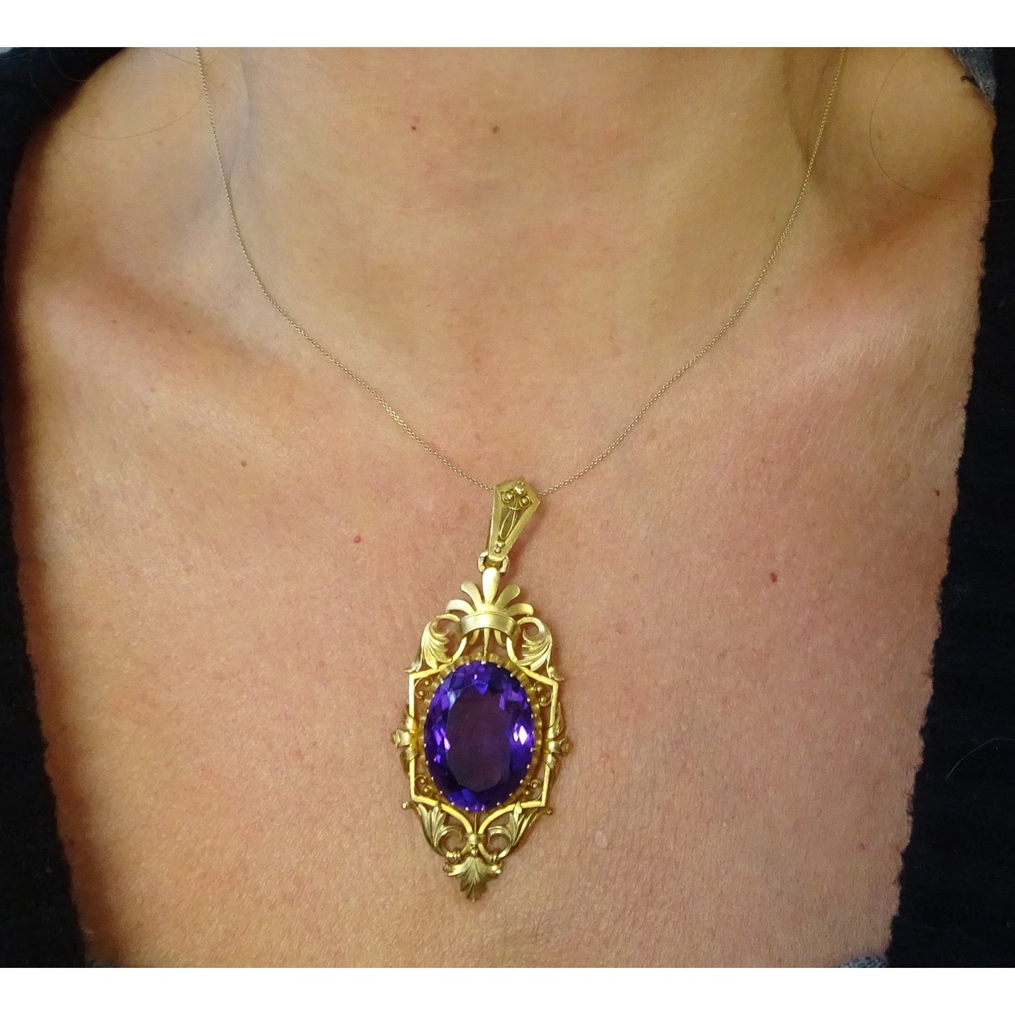 Art Nouveau 18KT Yellow Gold Amethyst Pendant on neck