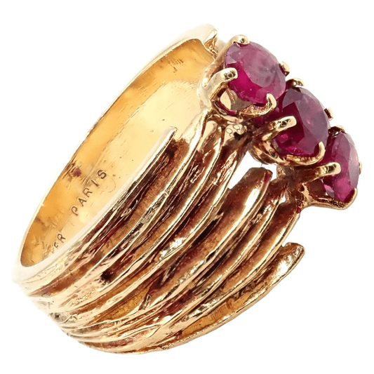 Cartier Paris 1980s 18KT Yellow Gold Ruby Ring side