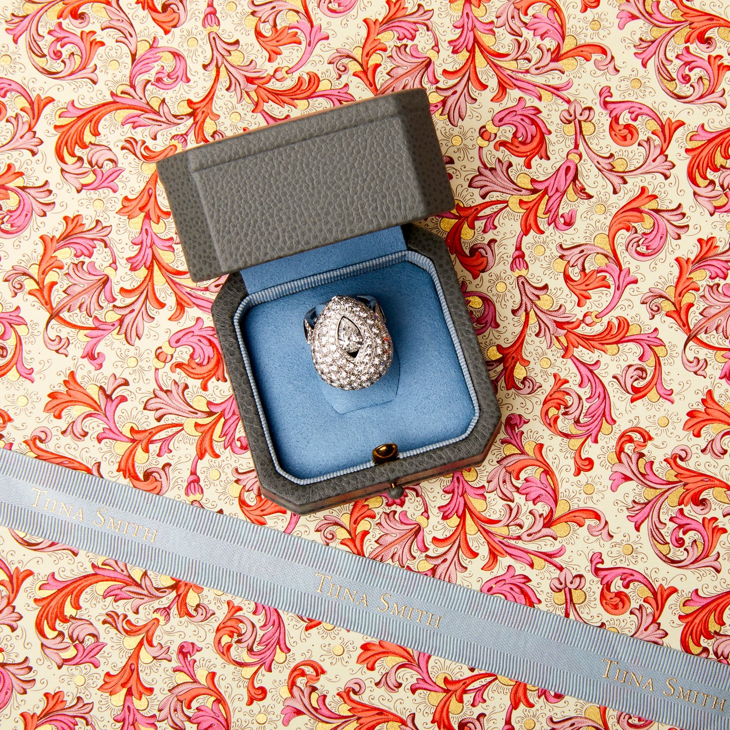 Lawrence Graff Retro 18KT White Gold Diamond Ring in box