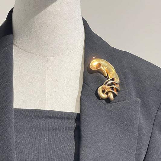 Bancelin Paris 1940s 18KT Yellow Gold Brooch on blouse