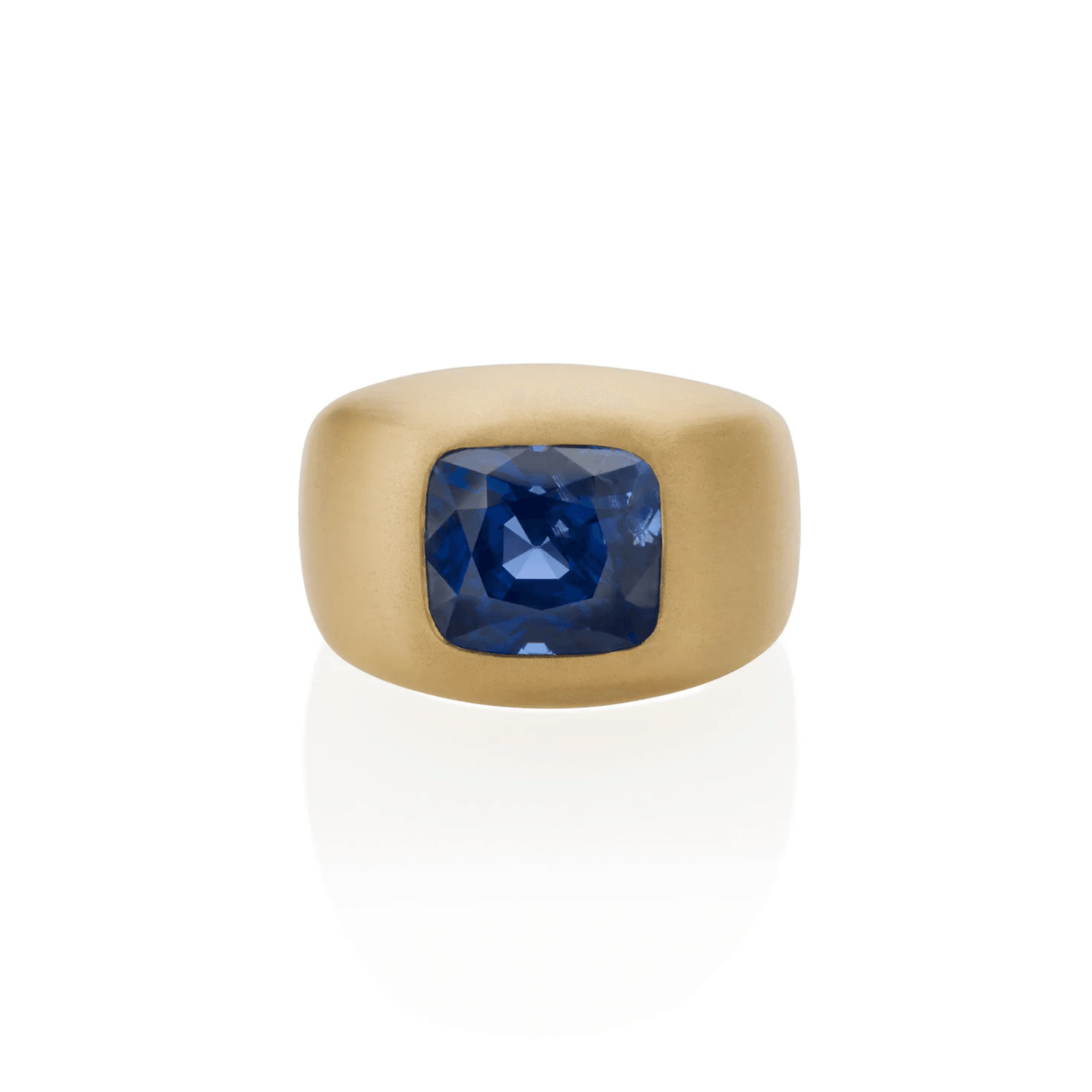 Contemporary 18KT Yellow Gold Sapphire Ring front