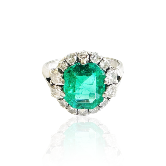1960s 18KT White Gold Emerald & Diamond Ring front