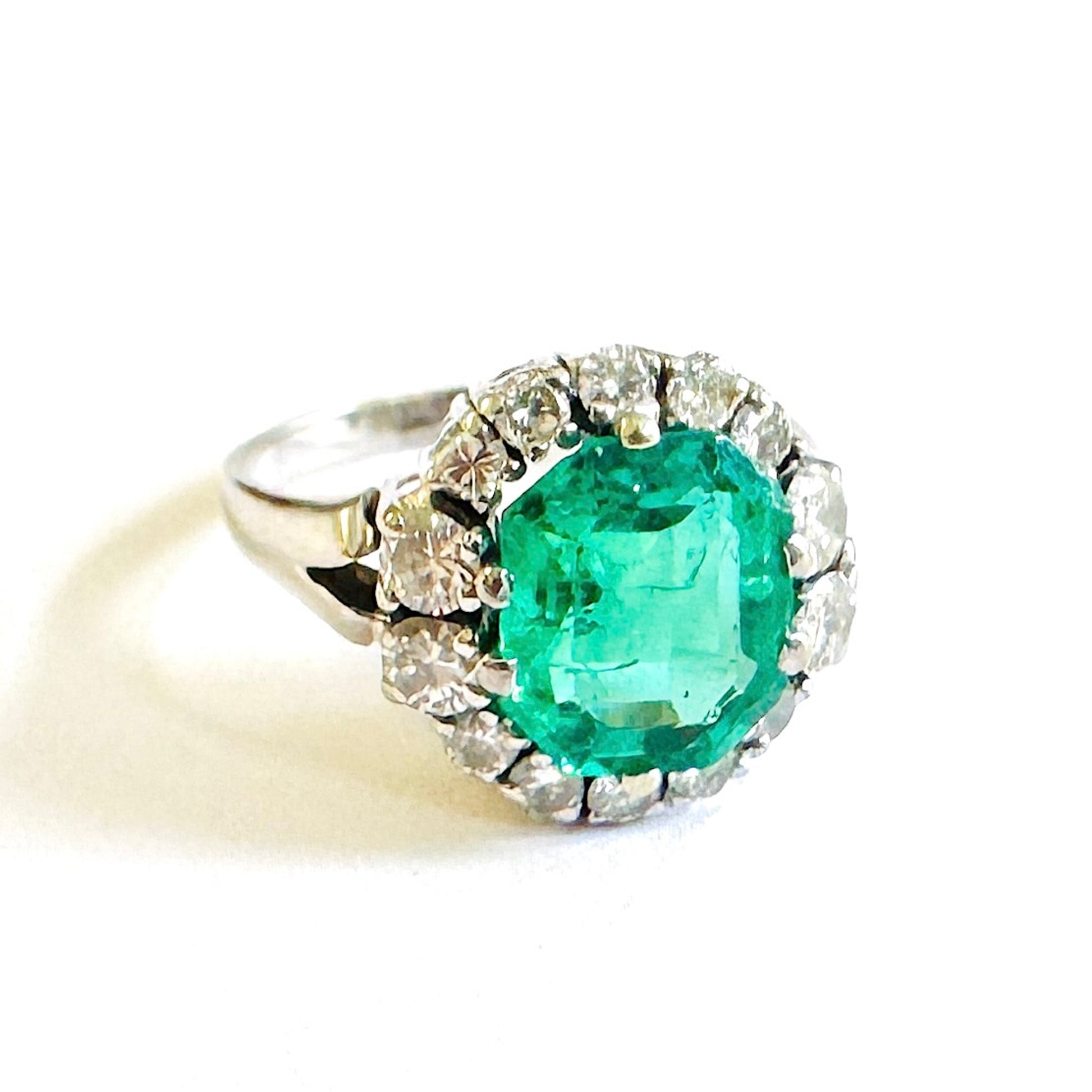 1960s 18KT White Gold Emerald & Diamond Ring side