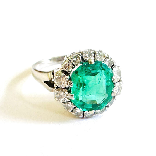 1960s 18KT White Gold Emerald & Diamond Ring side