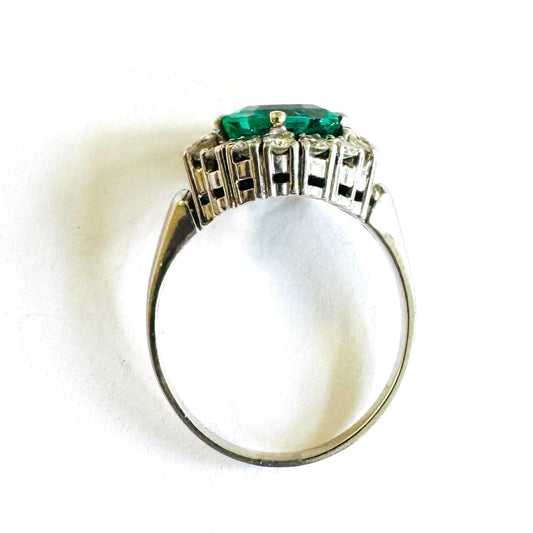 1960s 18KT White Gold Emerald & Diamond Ring profile