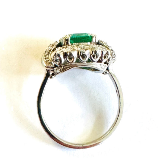 1960s 14KT White Gold Emerald & Diamond Ring profile