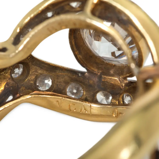 Van Cleef & Arpels 1980s 18KT Yellow Gold Diamond Ring signature