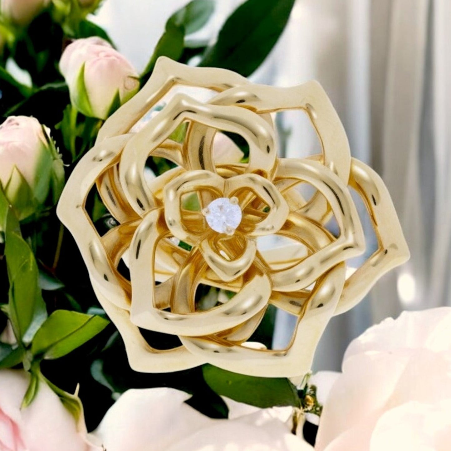 Piaget Post-1980s 18KT Yellow Gold Diamond Flower Ring front