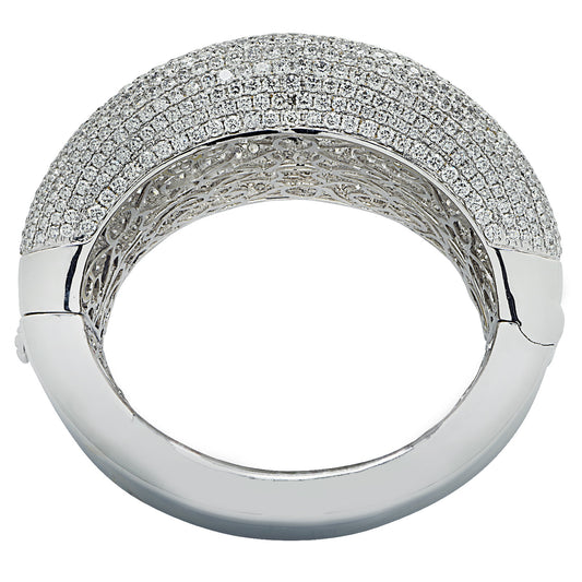 Contemporary 18KT White Gold Diamond Bracelet profile