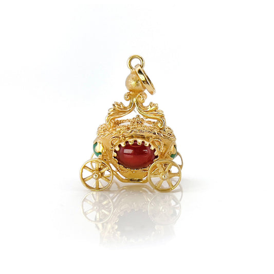 1970s 18KT Yellow Gold Carnelian Agate & Chalcedony Carriage Pendant front