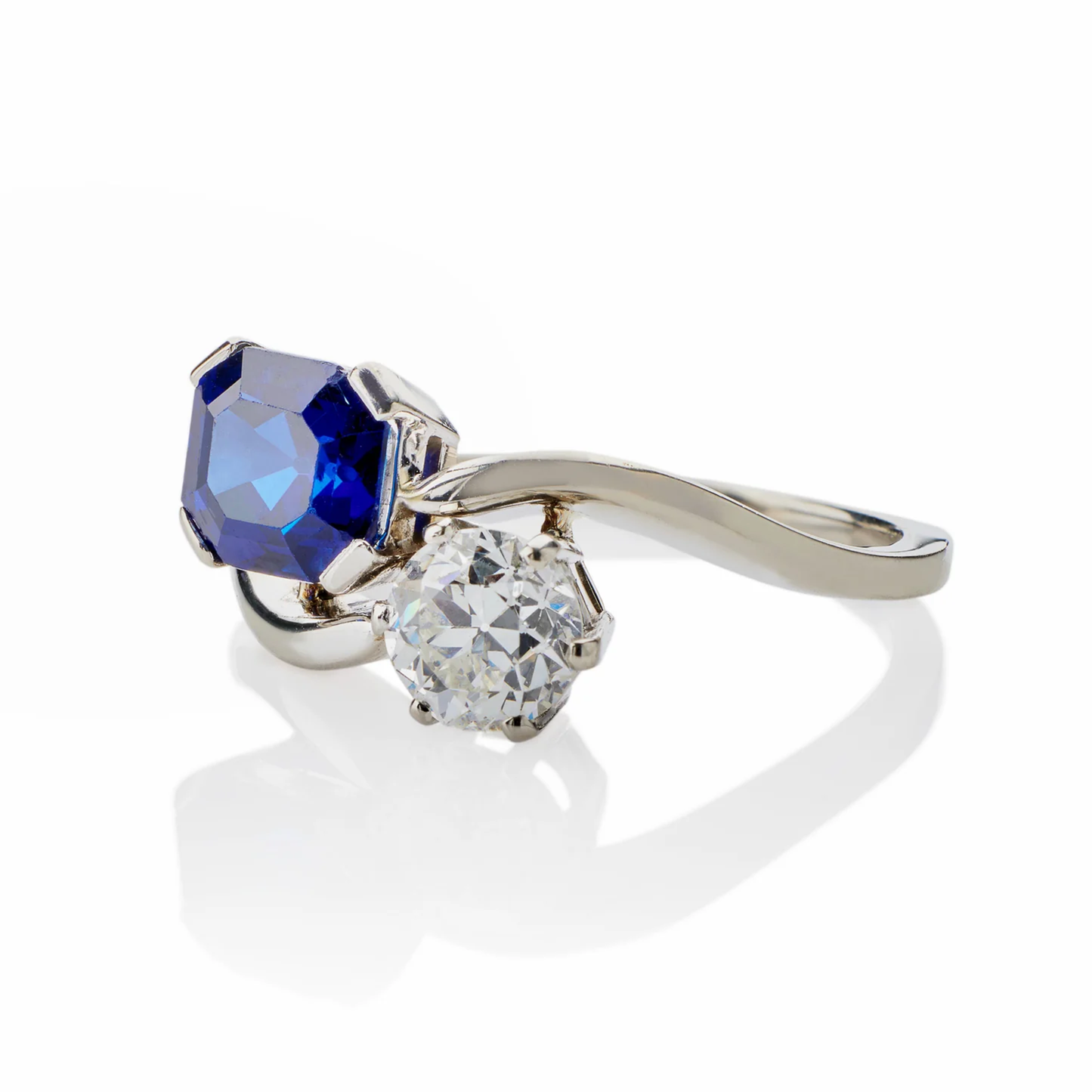 1980s Platinum Sapphire & Diamond Ring side