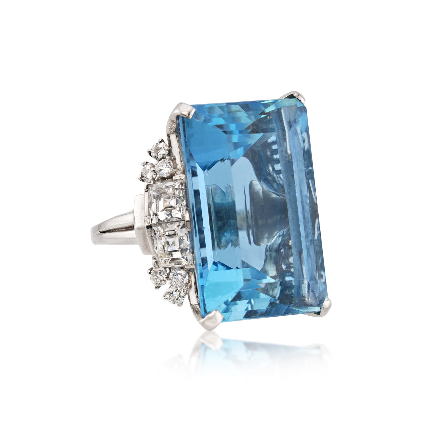 1950s Platinum Aquamarine & Diamond Ring side