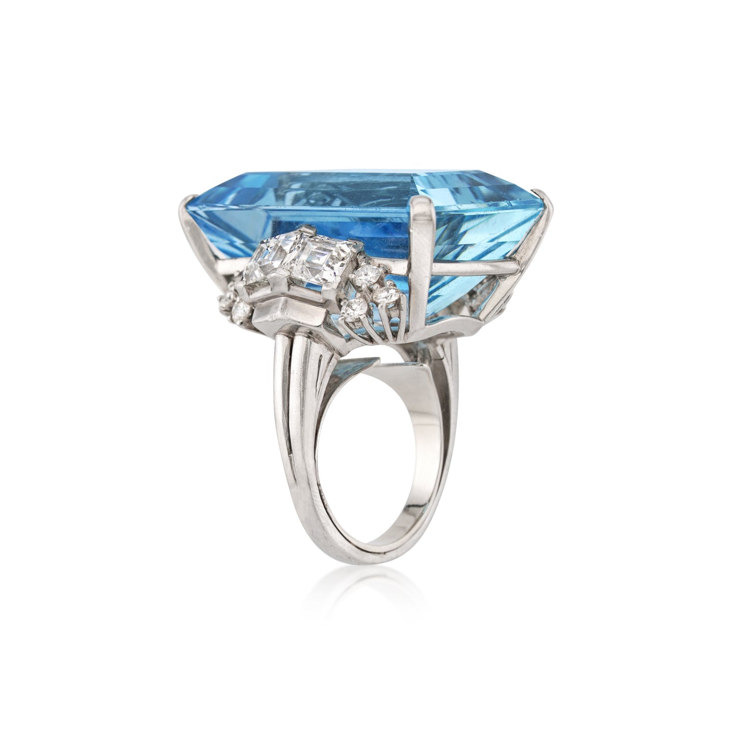 1950s Platinum Aquamarine & Diamond Ring side
