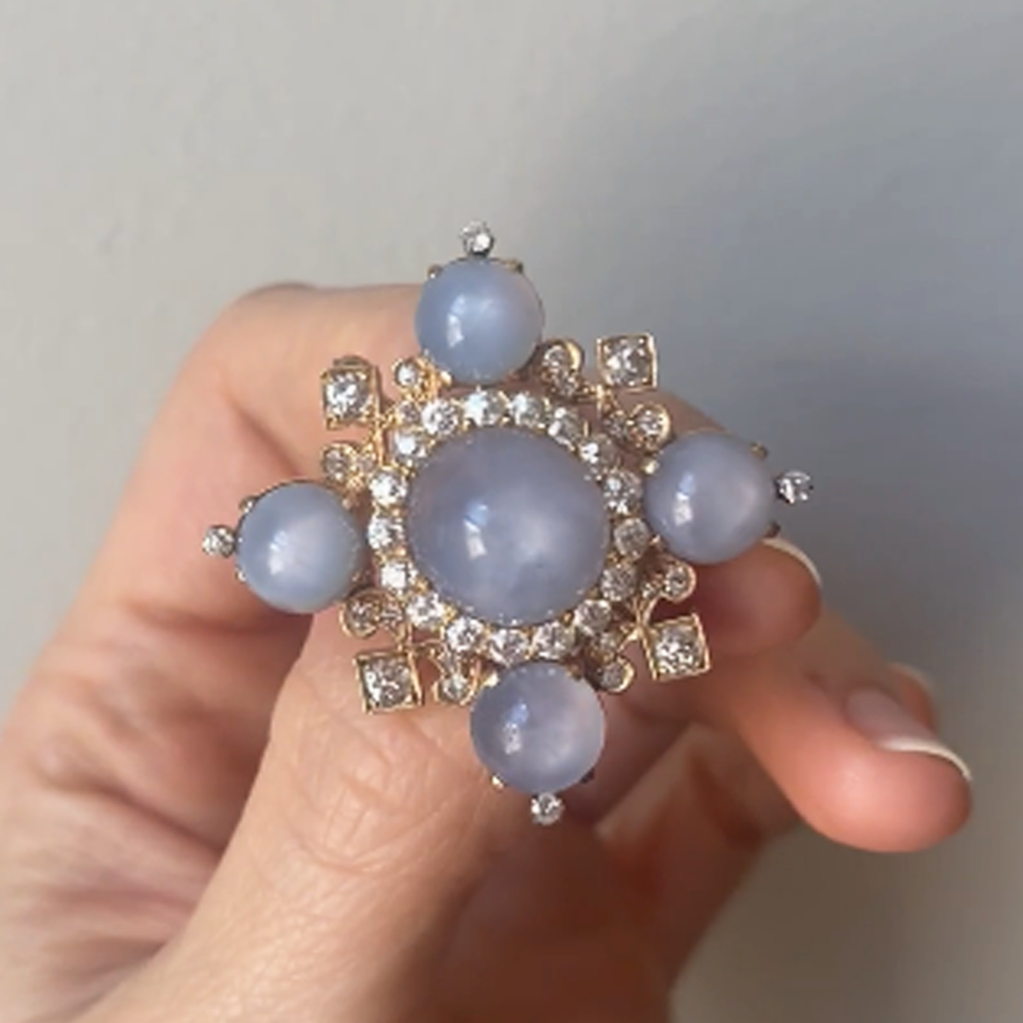 Post-1980s 18KT Yellow Gold Star Sapphire & Diamond Brooch front