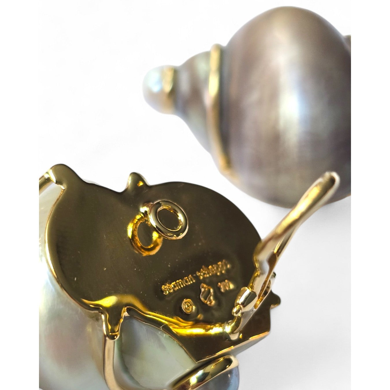 Seaman Schepps 1980s 18KT Yellow Gold Shell & Cultured Pearl Earrings signature