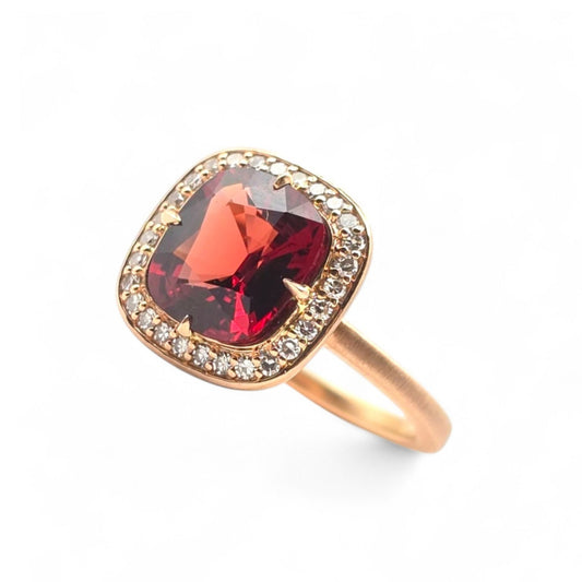Post-1980s 18KT Rose Gold Spinel & Diamond Ring side