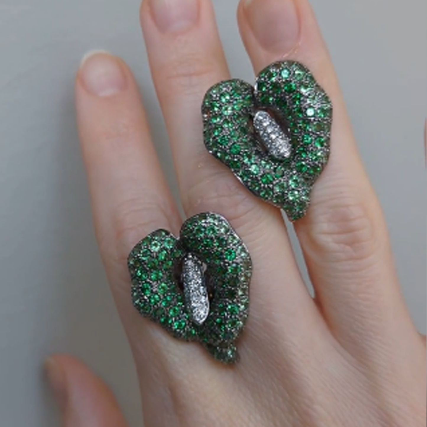 Post-1980s 18KT White Gold Tsavorite Garnet & Diamond Calla Lilly Earrings front