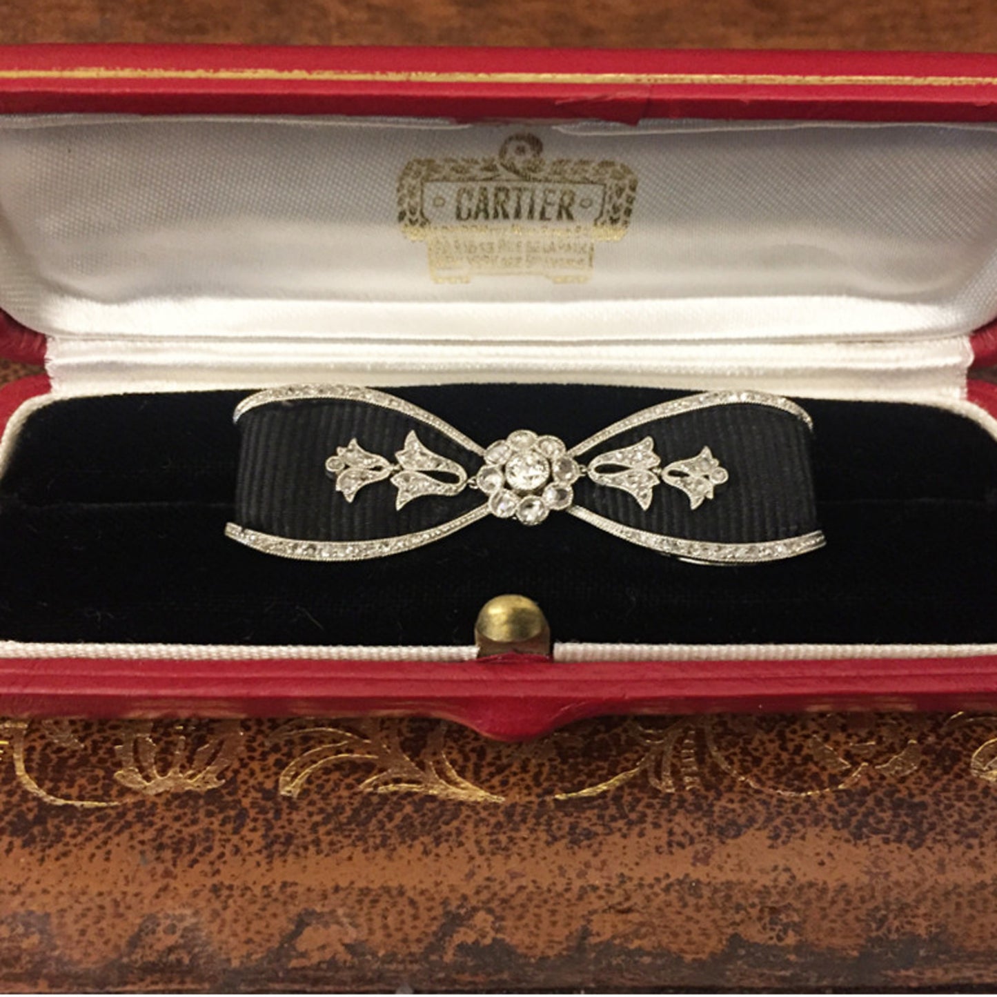 Cartier Edwardian Platinum Diamond & Ribbon Bow Brooch in box