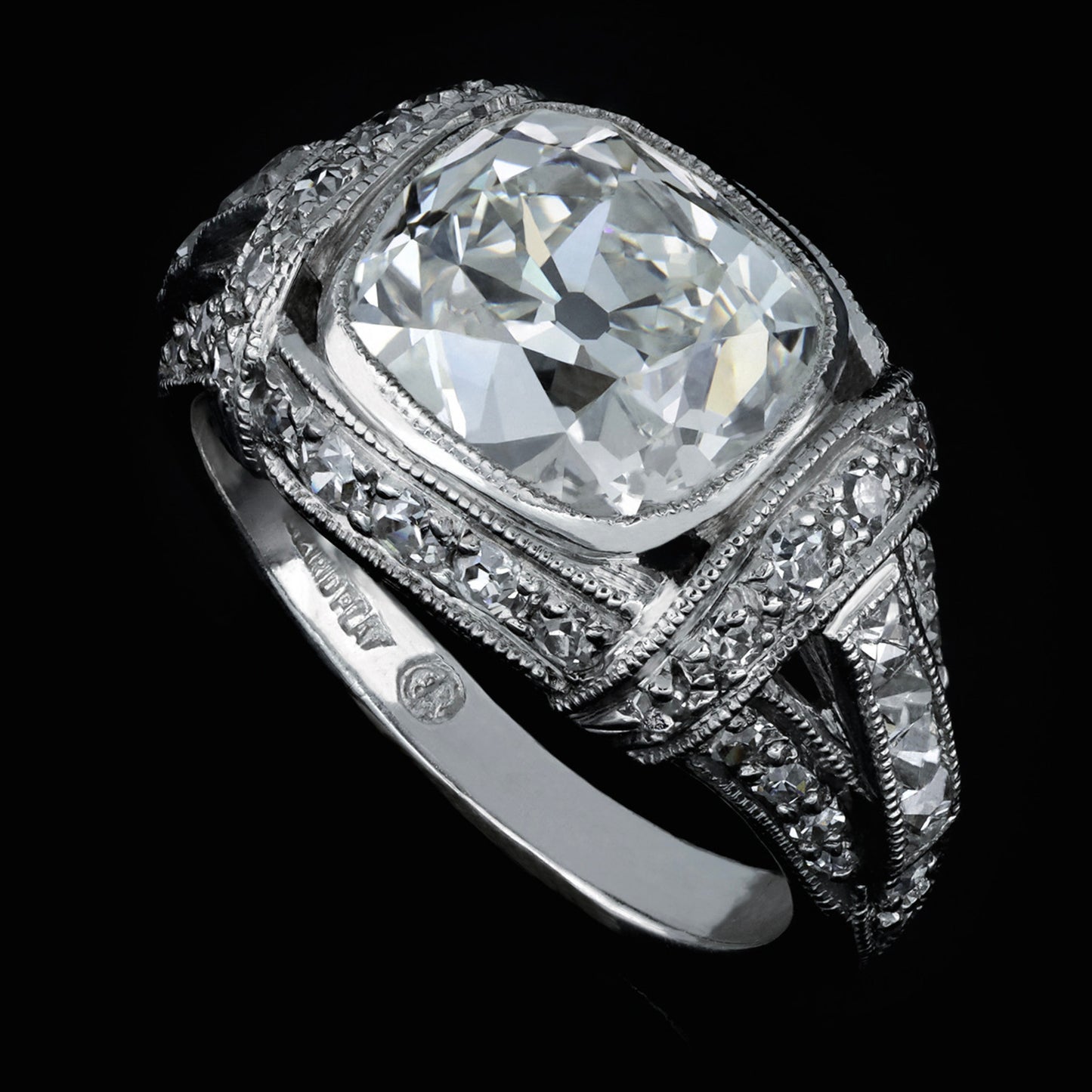 Erwin Reu Co. American 1950s Platinum Diamond Ring front