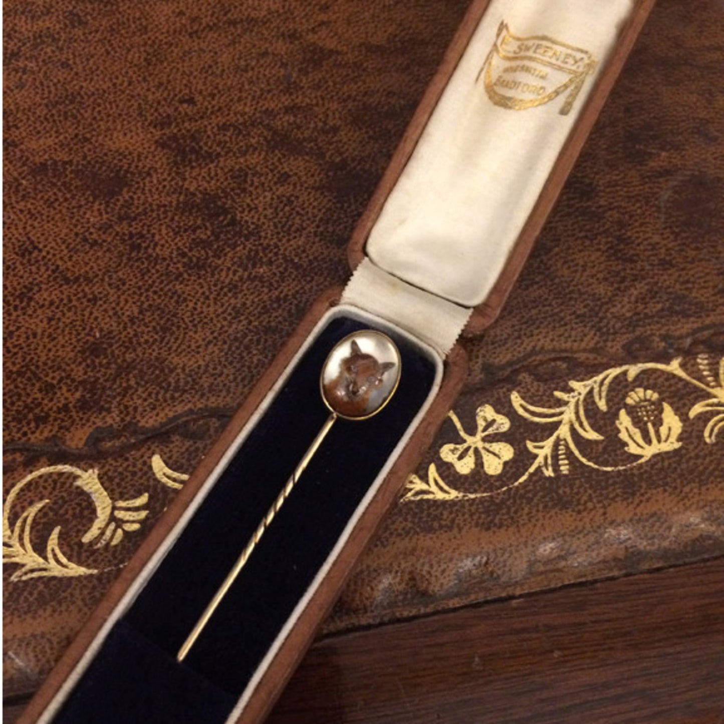 Victorian 18KT Yellow Gold Rock Crystal Fox Pinin box