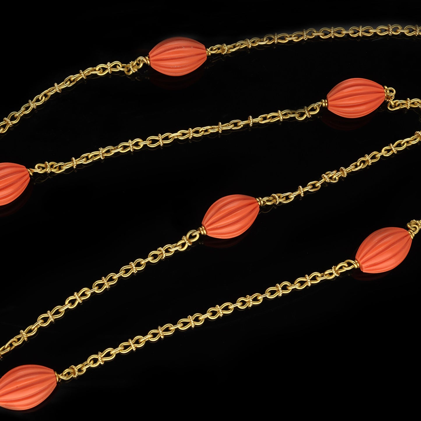 French 1970s 18KT Yellow Gold Coral Necklace front