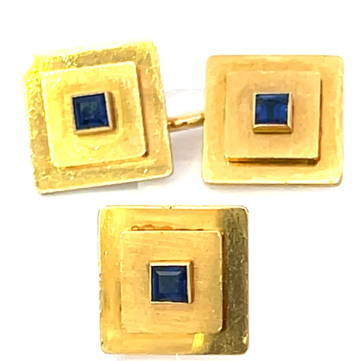 Cartier 1940s 18KT Yellow Gold Sapphire Men's Dress Set close-up details