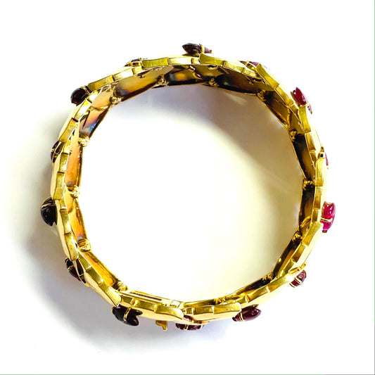 French 1940s 18KT Yellow Gold Ruby Bracelet top view