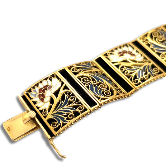 Masriera Art Nouveau 18KT Yellow Gold Enamel Plique-a-jour Bracelet close-up of clasp