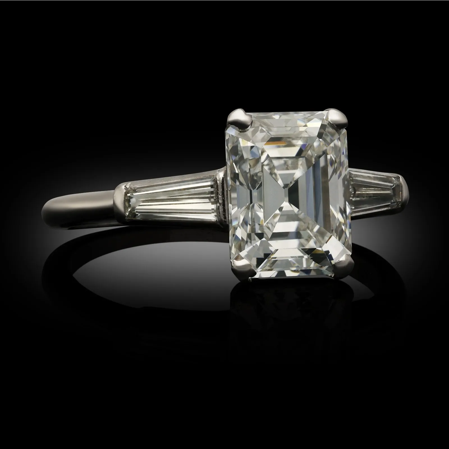 Cartier 1950s Platinum Diamond Ring side front