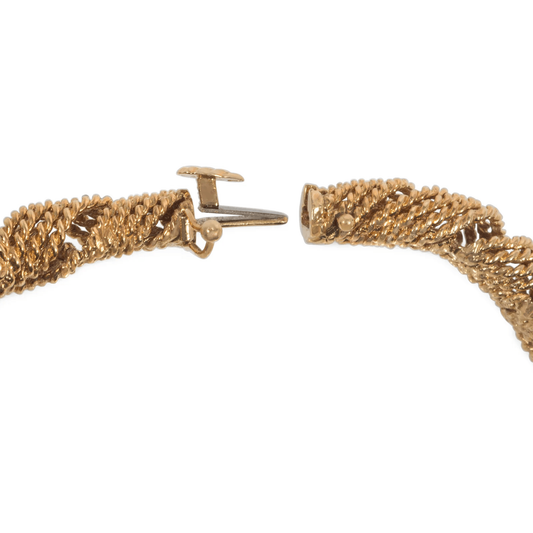 1960s 18KT Yellow Gold Diamond Bracelet close-up of clasp