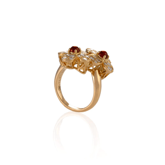 Van Cleef & Arpels French Post-1980s 18KT Yellow Gold Diamond & Ruby Trefle Ring profile