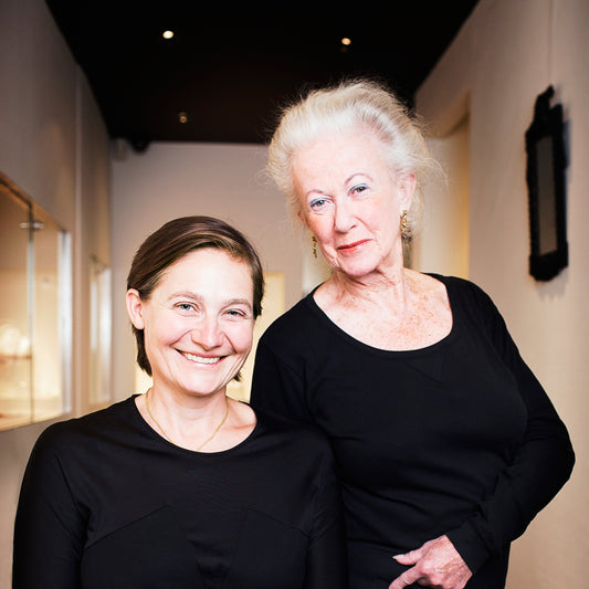 Inez Stodel (standing) and Leonore Van der Waals (sitting).