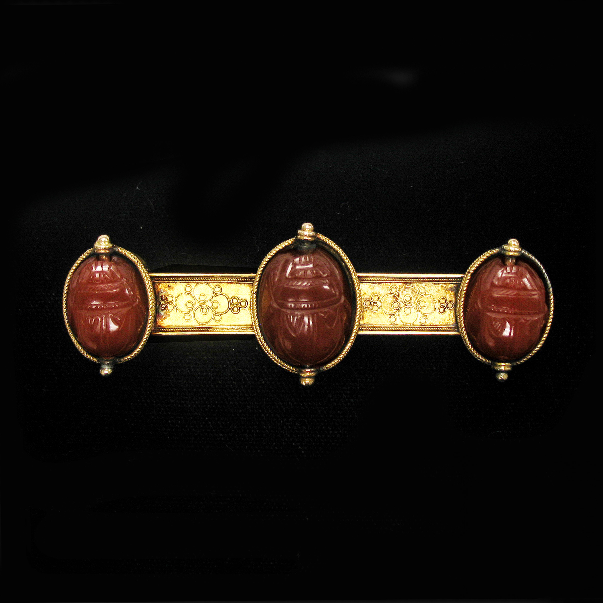 example of antique jewelry
