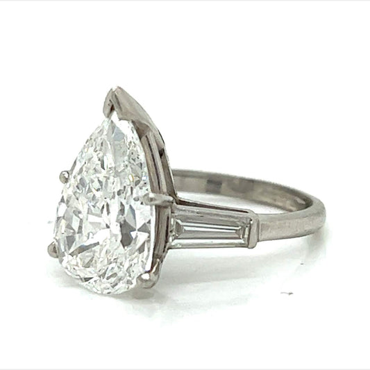 1980s Platinum Diamond Ring side view