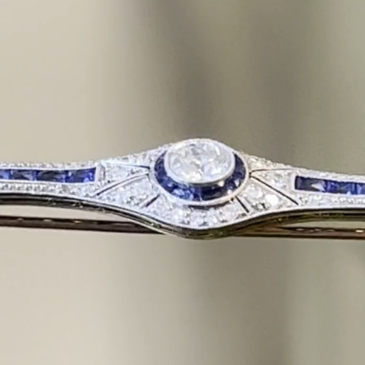 Edwardian Platinum on Gold Sapphire & Diamond Bar Brooch close-up details