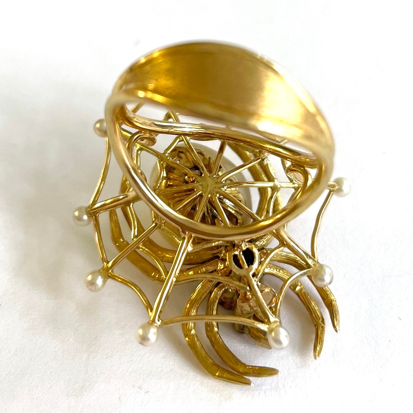 Post-1980s 18KT Yellow Gold Natural Pearl & Garnet Spider Ring back view