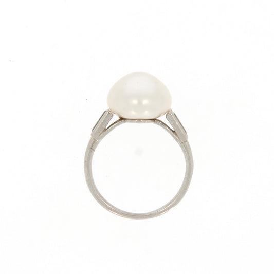 French Post-1980s Platinum Natural Pearl & Diamond Ring profile