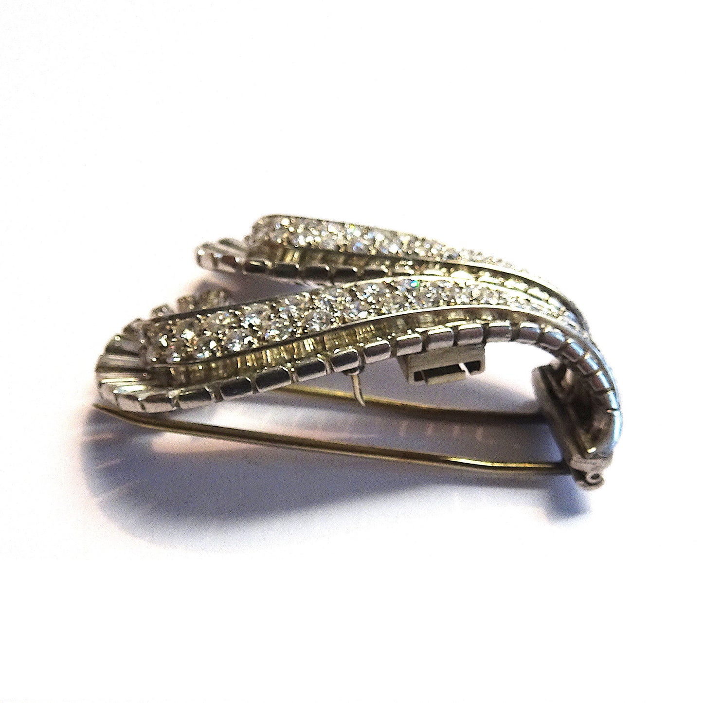 Ghiso 1940s Platinum Diamond Brooch side