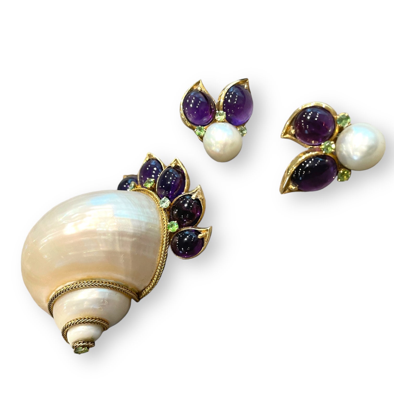 Marchak Paris 1950s 18KT Yellow Gold Amethyst, Mother of Pearl, Cultured Pearl & Peridot Seashell Set brooch and earrings