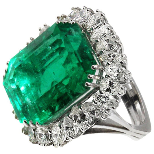 1970s 18KT White Gold Emerald & Diamond Ring front and side