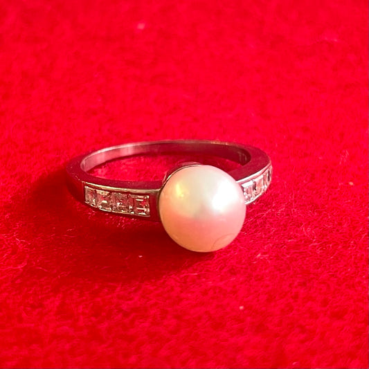 1980s Palladium Natural Pearl & Diamond Ring front
